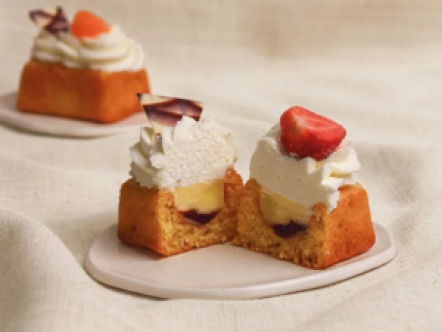 Foto van Mieny slagroomcake gebakje